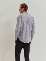 Camisa regular fit às riscas