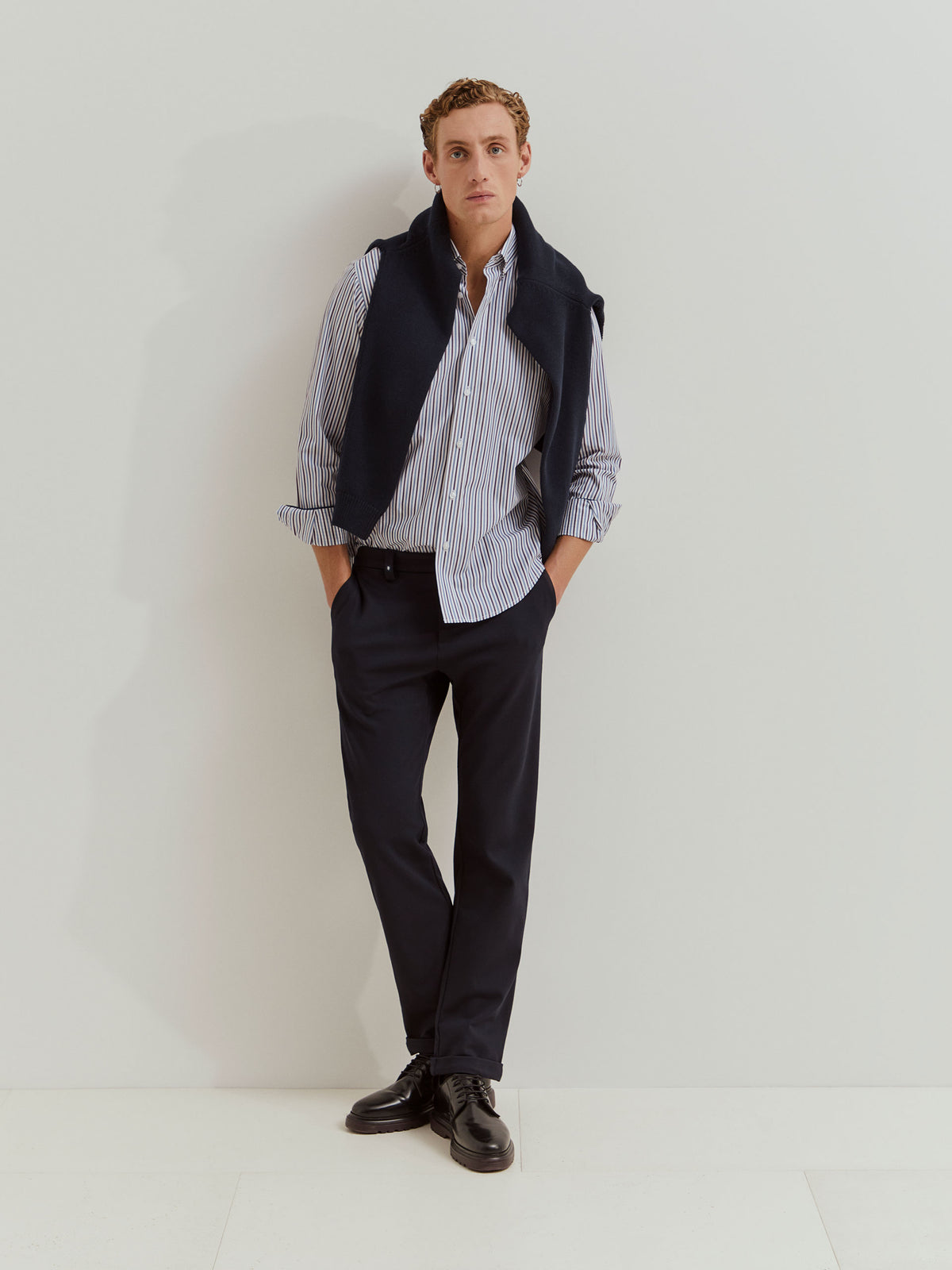 Camisa regular fit às riscas