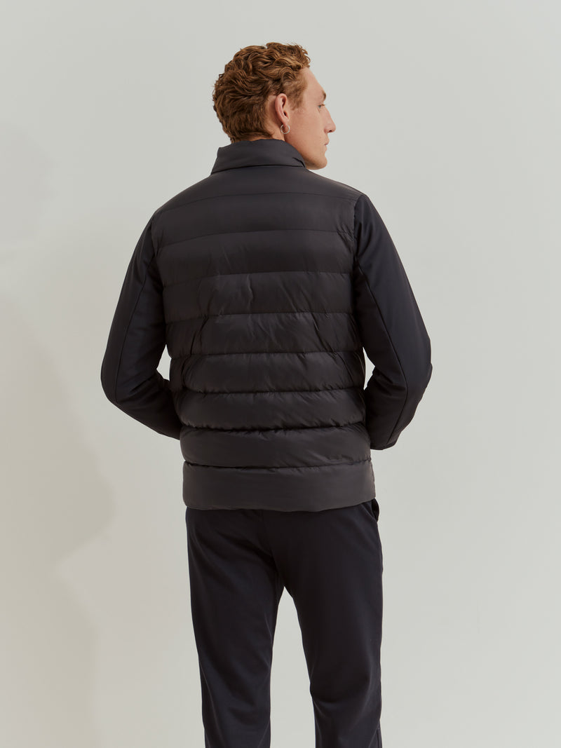 Blusão acolchoado com gola subida