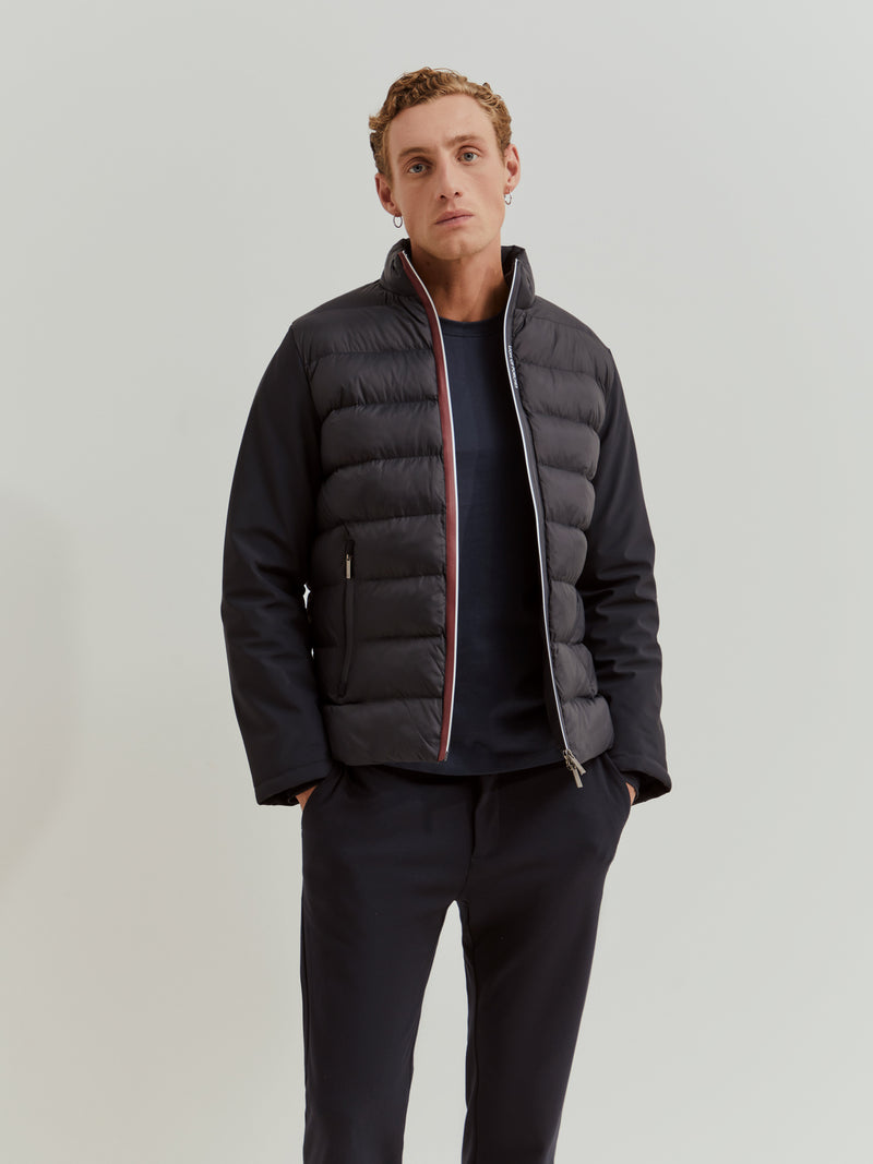 Blusão acolchoado com gola subida