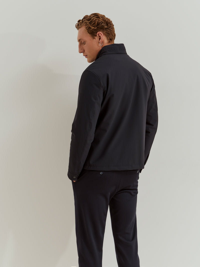 Blusão acolchoado com capuz embutido