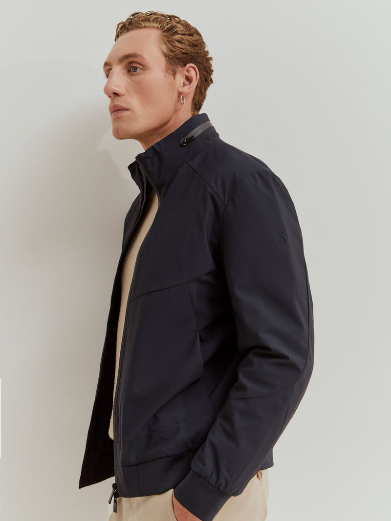 Blusão em tecido técnico