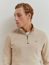 Camisola em malha texturada com carcela