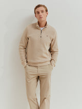 Camisola em malha texturada com carcela