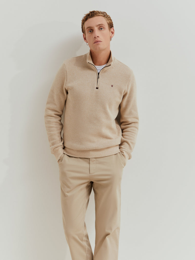 Camisola em malha texturada com carcela