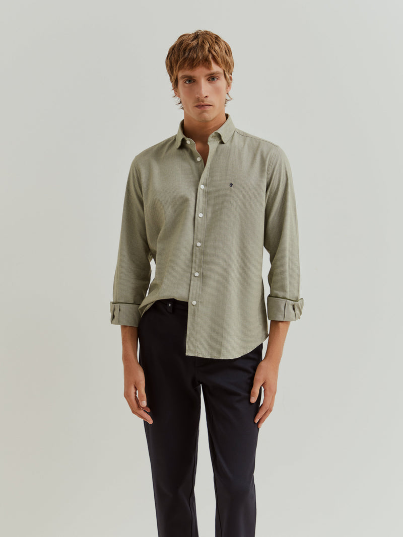 Camisa slim fit micropadrão