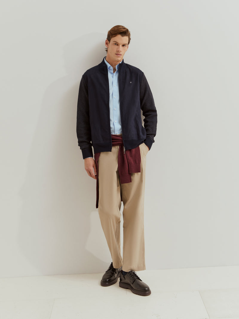 Casaco de manga comprida em malha e camurça