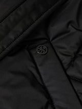 Blusão acolchoado com capuz e cinto