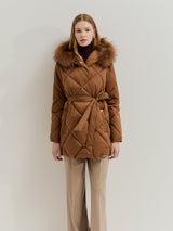 Blusão acolchoado com capuz e cinto