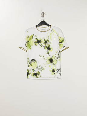T-shirt manga curta com padrão floral