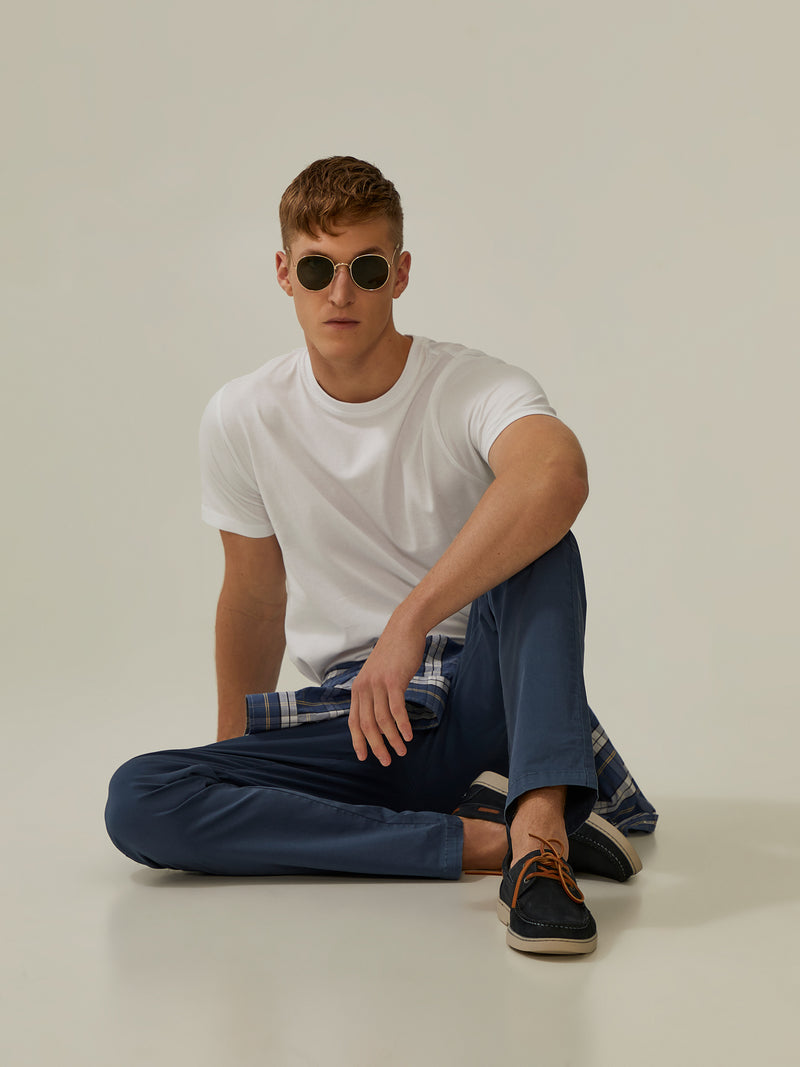 Calças chino slim fit em sarja