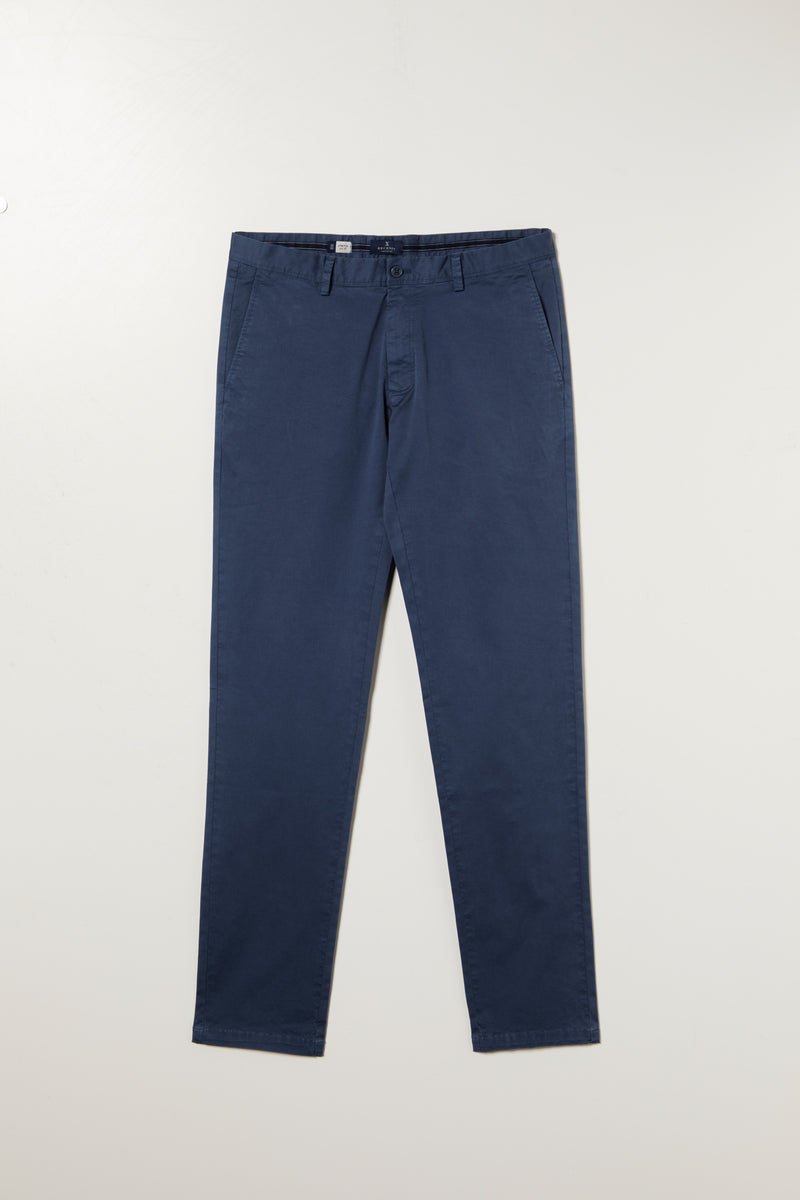 Calças chino slim fit em sarja