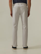 Calças chino slim fit em sarja