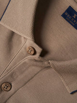 Polo piqué regular fit com risca