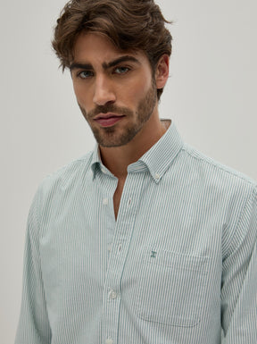 Camisa oxford regular fit às riscas