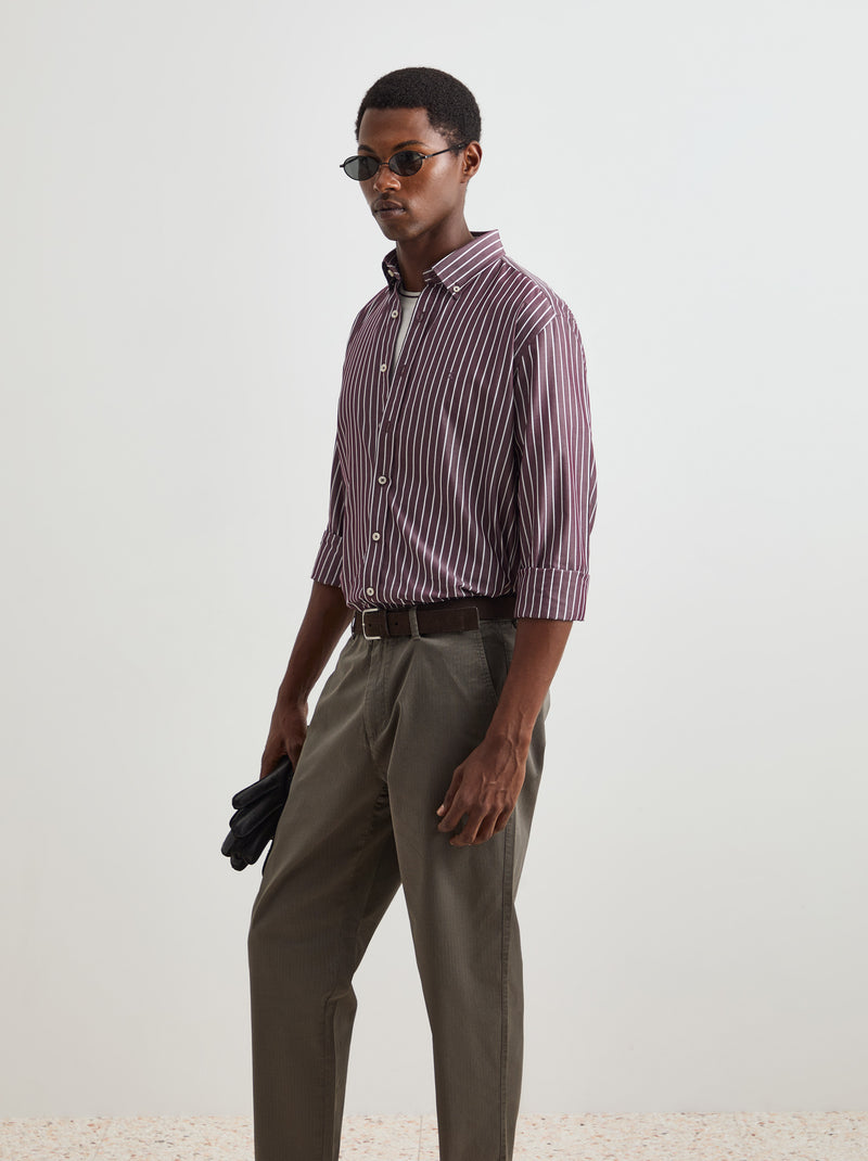 Camisa regular fit às riscas em popelina