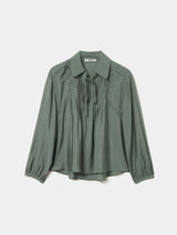 Blusa com bordado de manga comprida