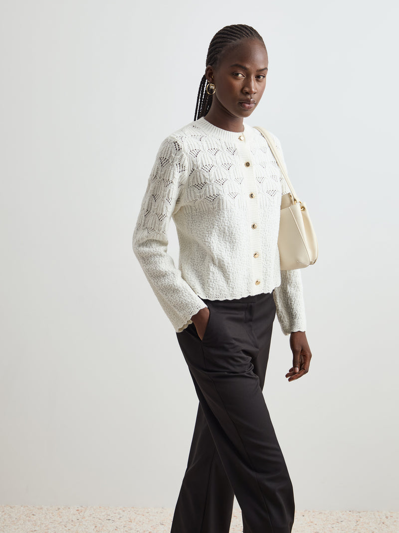 Casaco Tricotado com Botões Dourados