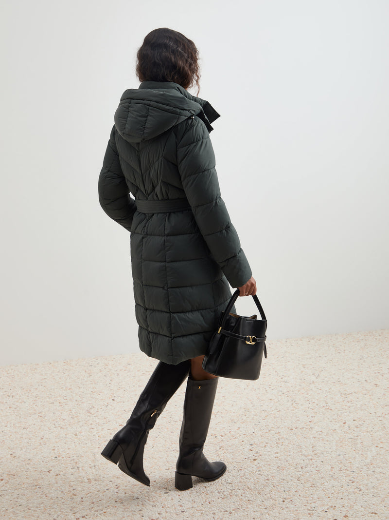 Blusão comprido acolchoado com cinto