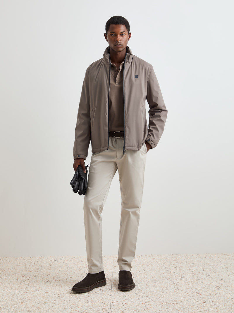 Blusão com capuz oculto