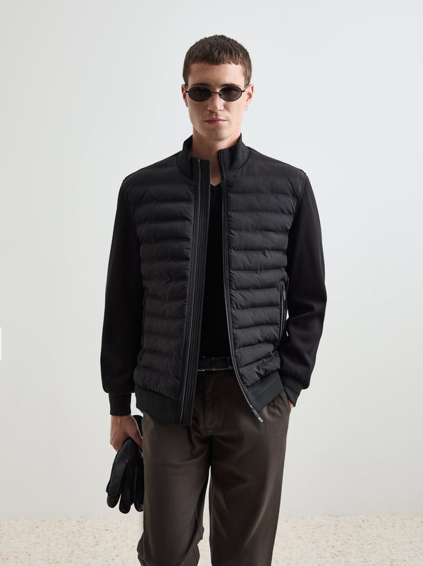 Blusão acolchoado com mangas de malha