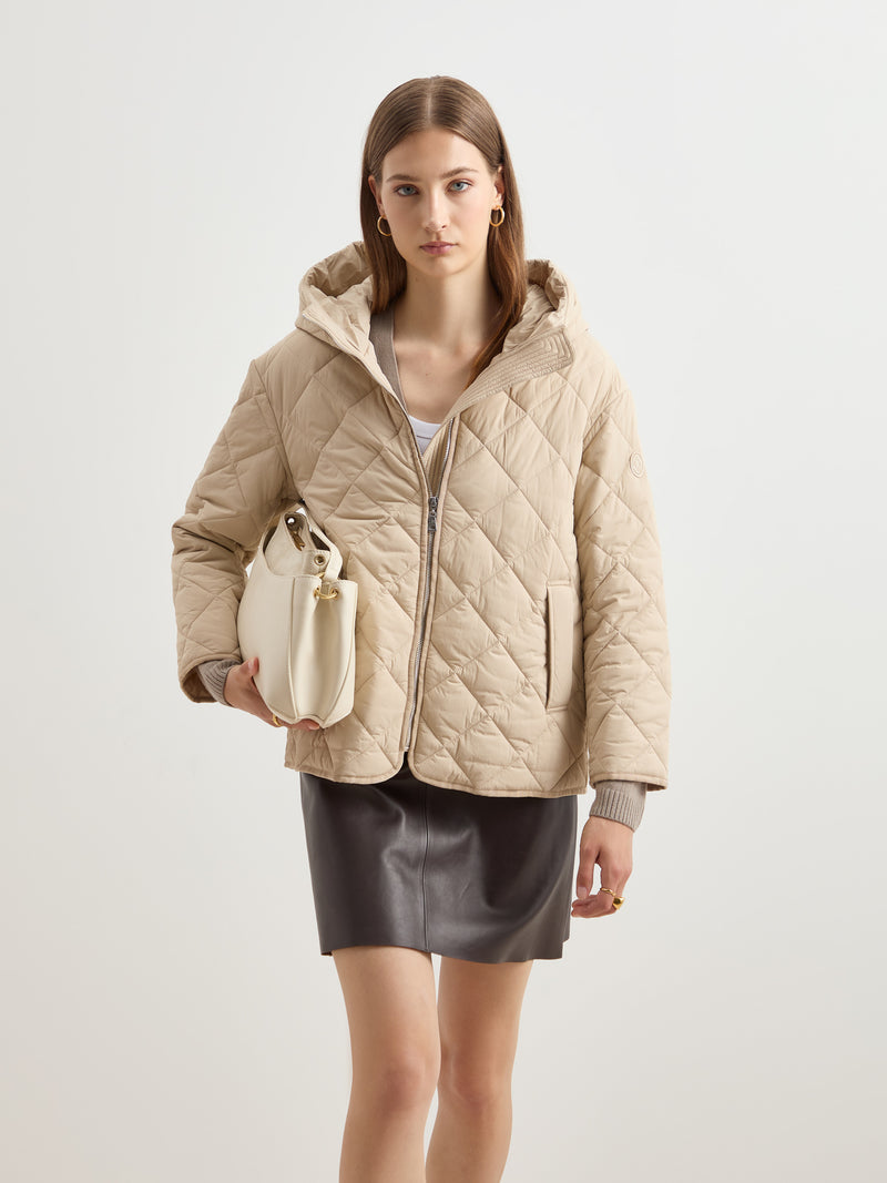 Blusão acolchoado com capuz