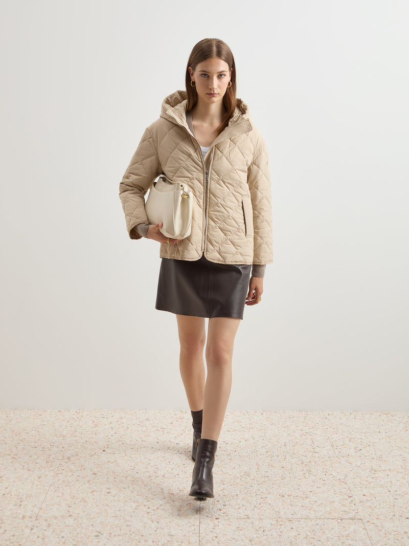 Blusão acolchoado com capuz