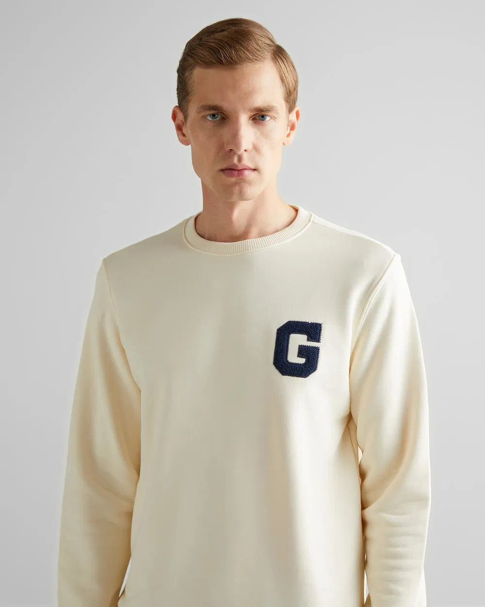 Sweatshirt com decote redondo com emblema G bordado no peito