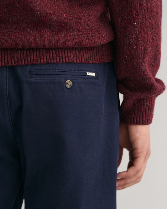 Calças chino em sarja slim fit