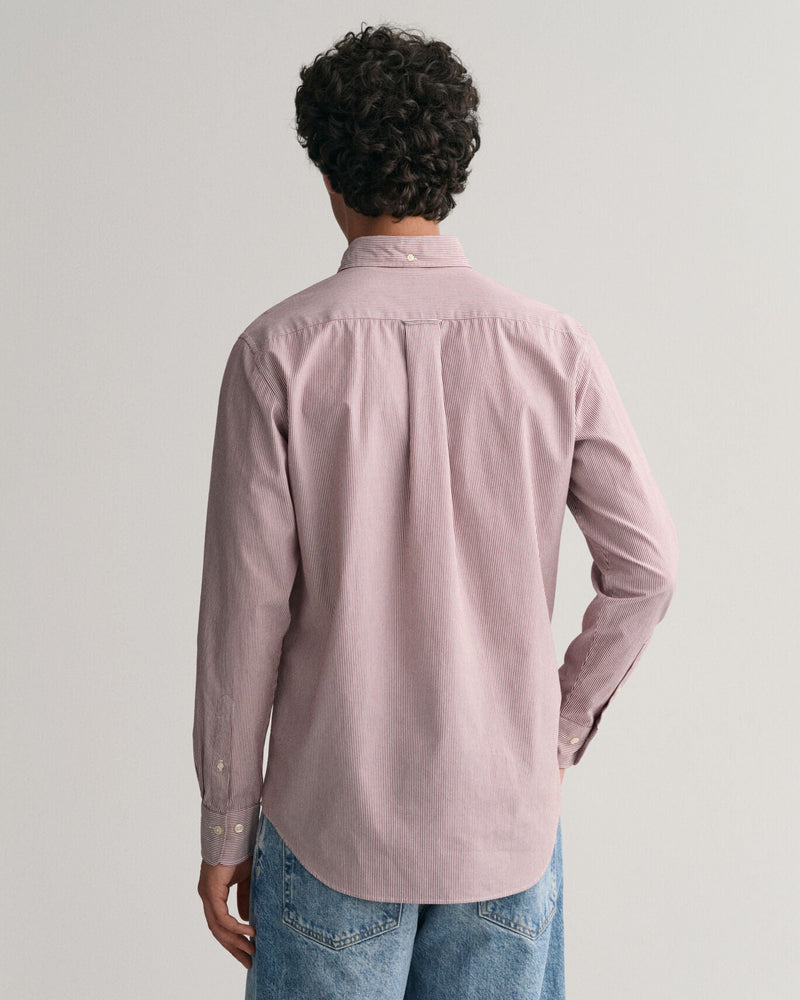 Camisa em popelina às riscas finas regular fit