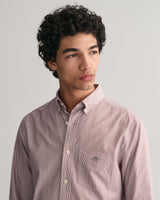 Camisa em popelina às riscas finas regular fit