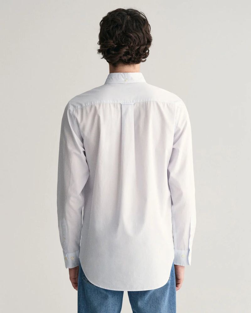 Camisa em popelina às riscas finas regular fit