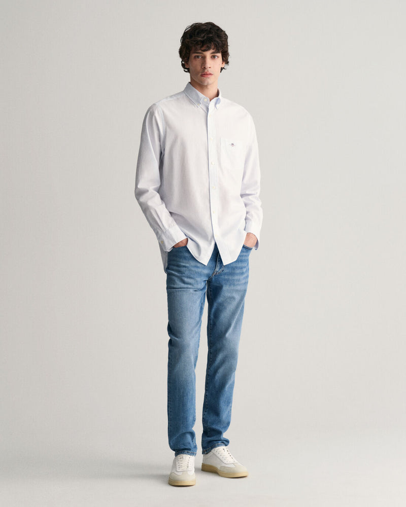 Camisa em popelina às riscas finas regular fit