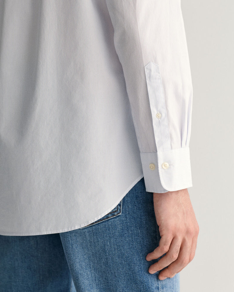 Camisa em popelina às riscas finas regular fit