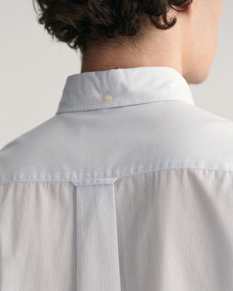 Camisa em popelina às riscas finas regular fit