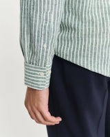 Camisa em linho e algodão às riscas regular fit