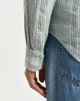 Camisa de linho às riscas finas regular fit