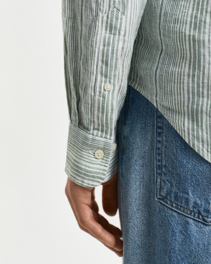 Camisa de linho às riscas finas regular fit