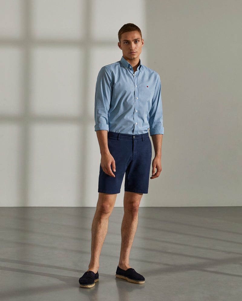 Bermudas para homem regular fit em sarja com bolsos