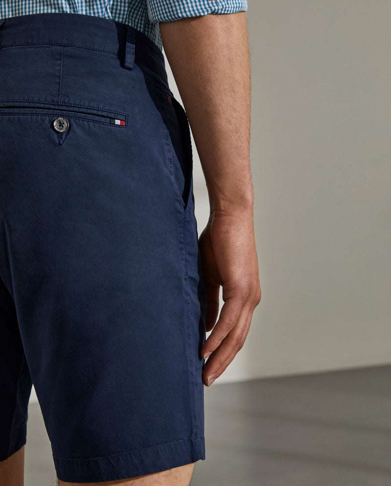 Bermudas para homem regular fit em sarja com bolsos