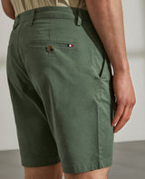 Bermudas para homem regular fit em sarja com bolsos