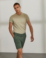 Bermudas para homem regular fit em sarja com bolsos