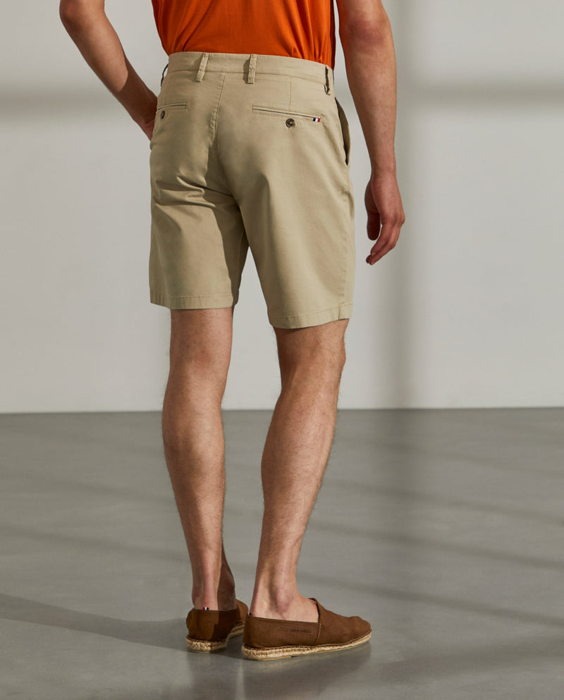 Bermudas para homem regular fit em sarja com bolsos