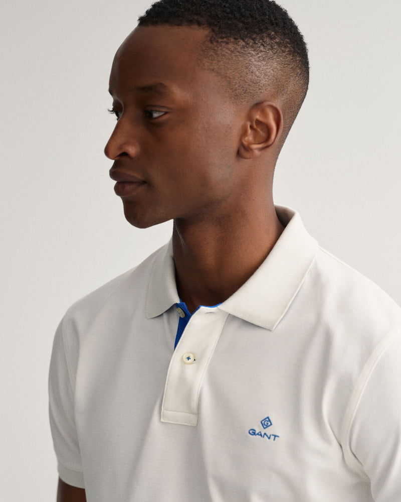 Rugger piqué com colarinho contrastante